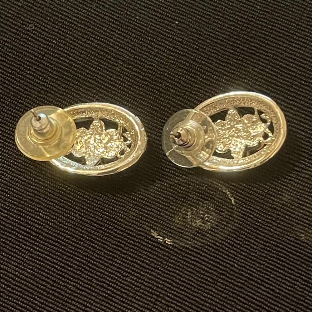 Elegant Silver Crystal Earrings - Picture 2 of 2